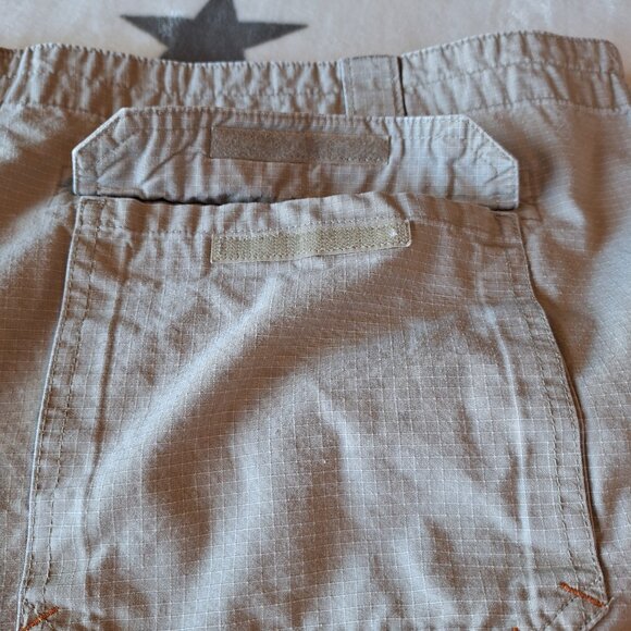 Cabelas Shorts Mens 48 Beige Khaki Cargo Utility Hunting Hiking Fishing Outdoor - Picture 5 of 9